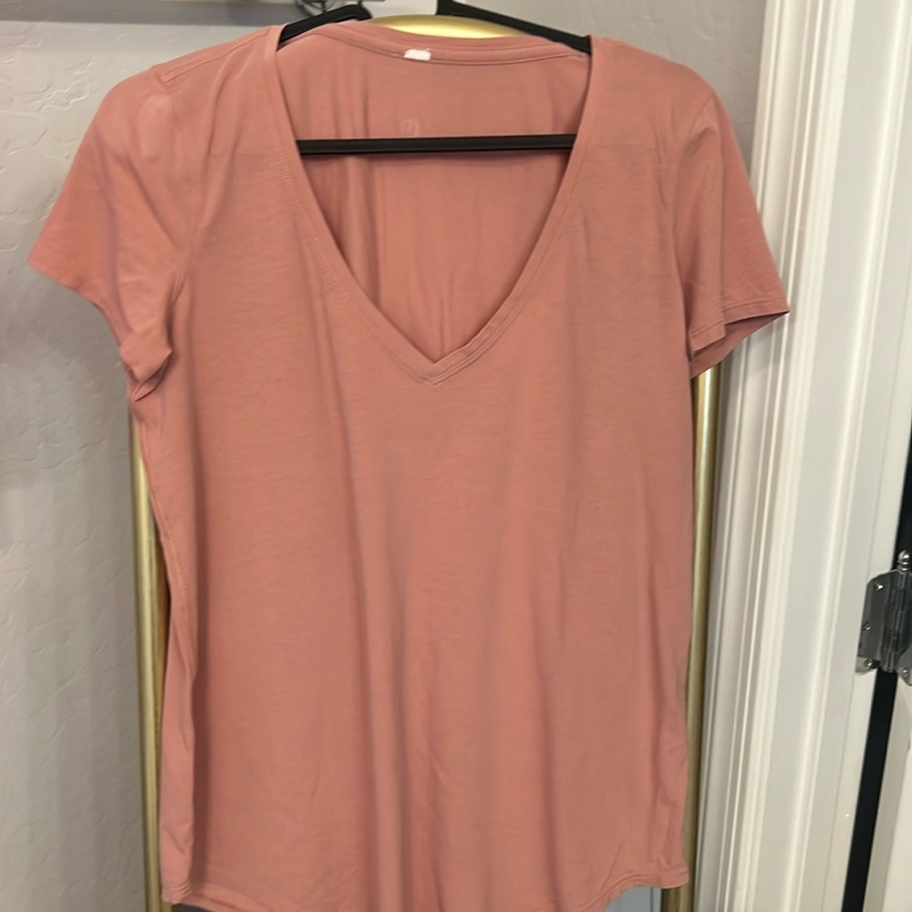Lululemon vneck tshirt